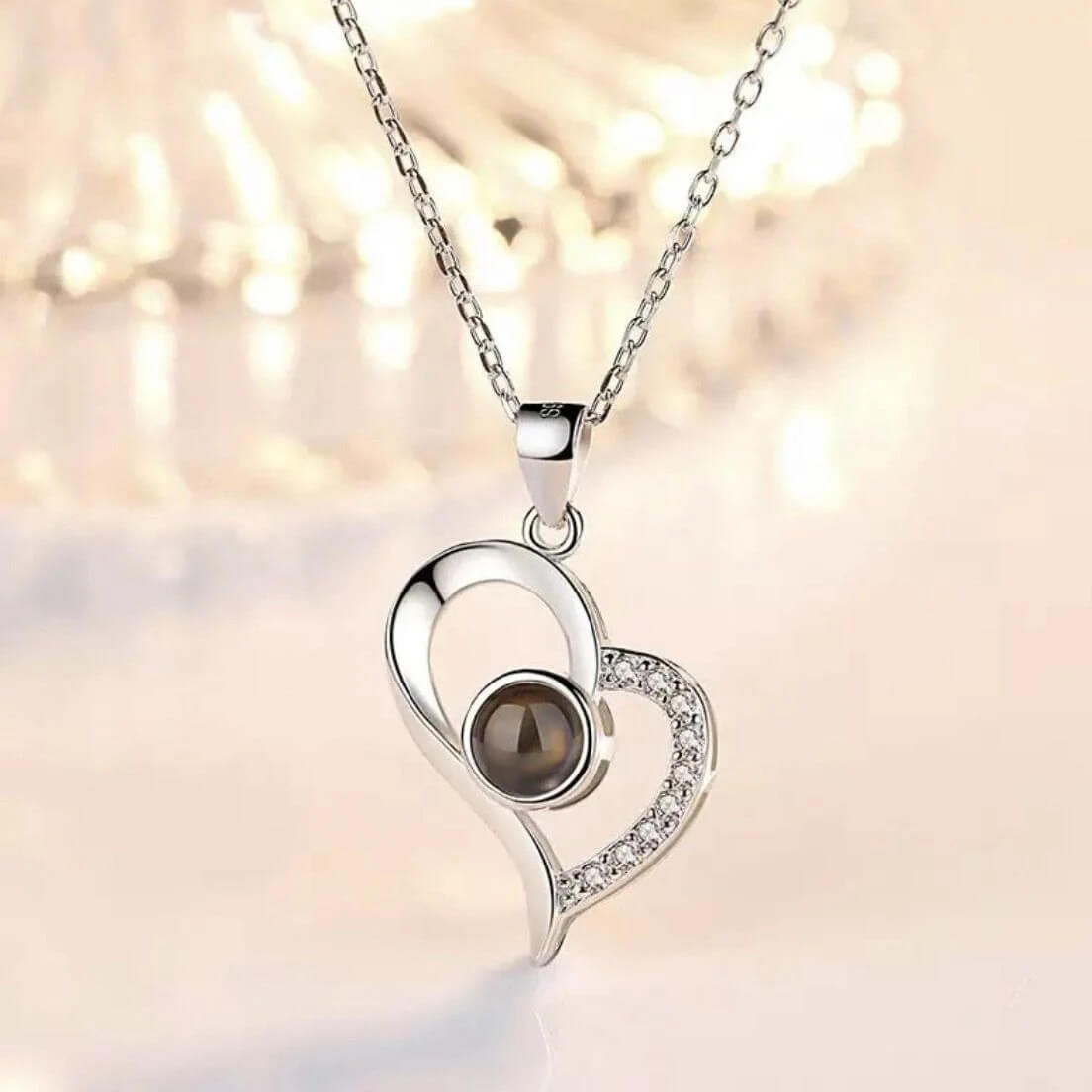 Collier Pendentif Je t'aime en 100 langues قلادة مكتوب في حجرها كلمة أحبك ب100 لغة